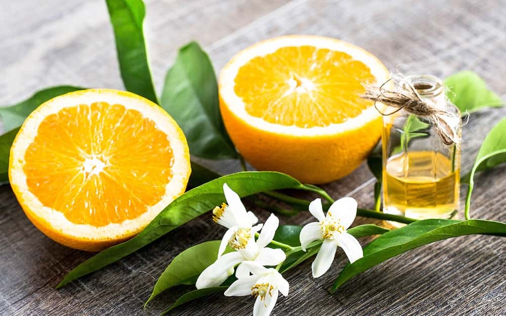 عرق بهار نارنج شیراز؛ دارای ویتامین (A B C) درمان سردرد میگرن