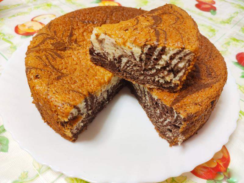 کیک ساده سنتی؛ کنجدی دورنگ (کوچک متوسط) حاوی زعفران وانیل