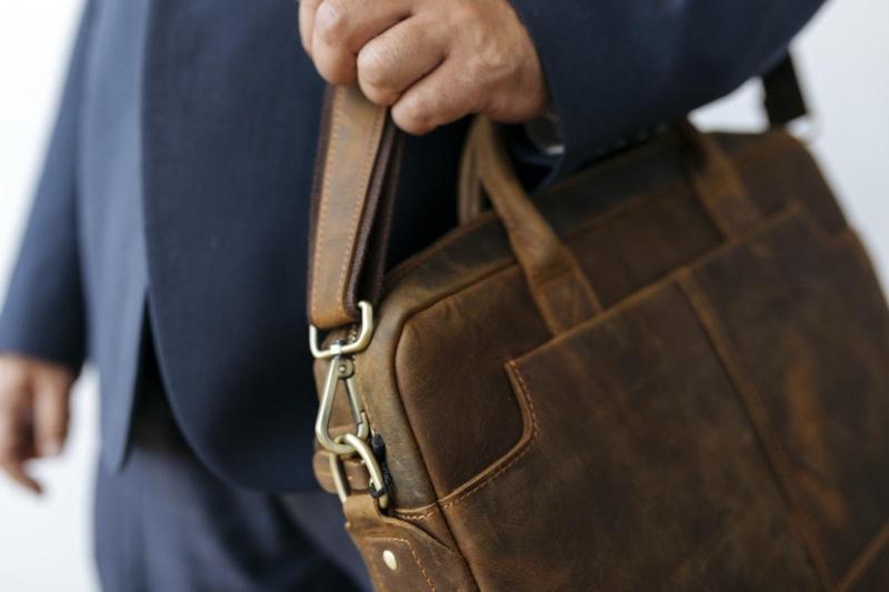 کیف چرم مردانه اداری؛ طبیعی صنعتی زیپ جادار classic