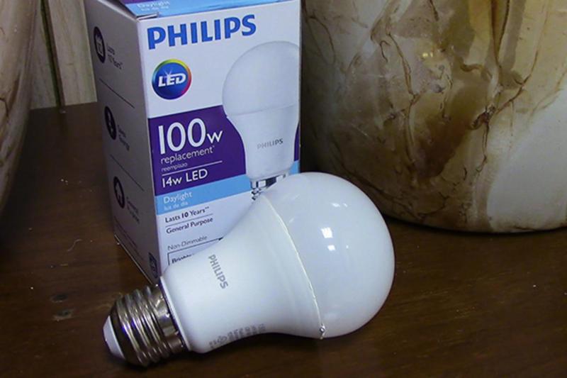 لامپ مهتابی فیلیپس؛ آفتابی ال ای دی دیواری کوچک متوسط Philips