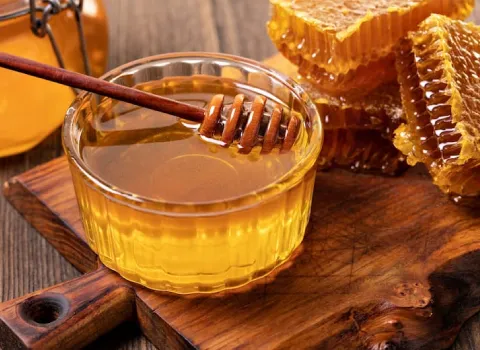 عسل طبیعی سرعین؛ حاوی پروتئین آهن بهبود بیماری قلبی