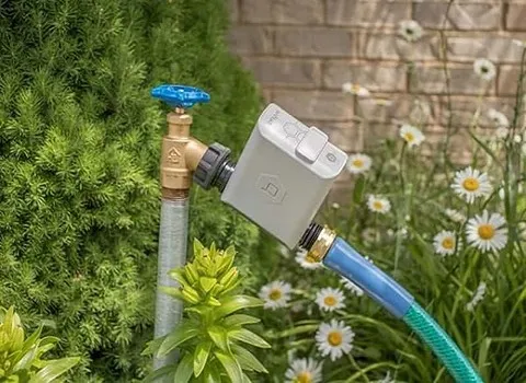 دستگاه آبیاری اتوماتیک باغ؛ دارای سنسور ( شیرآب برقی مرکز کنترل) مناسب گلخانه ها
