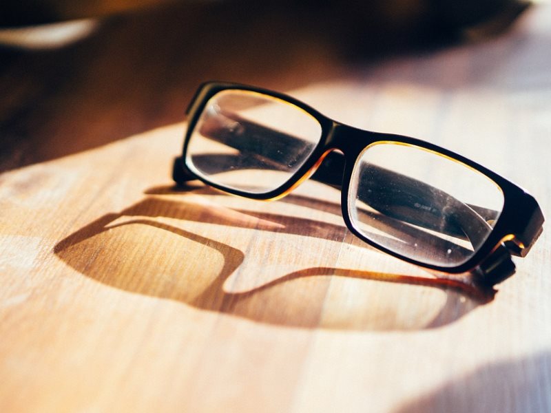 مشخصات فریم عینک طبی کاوردار
