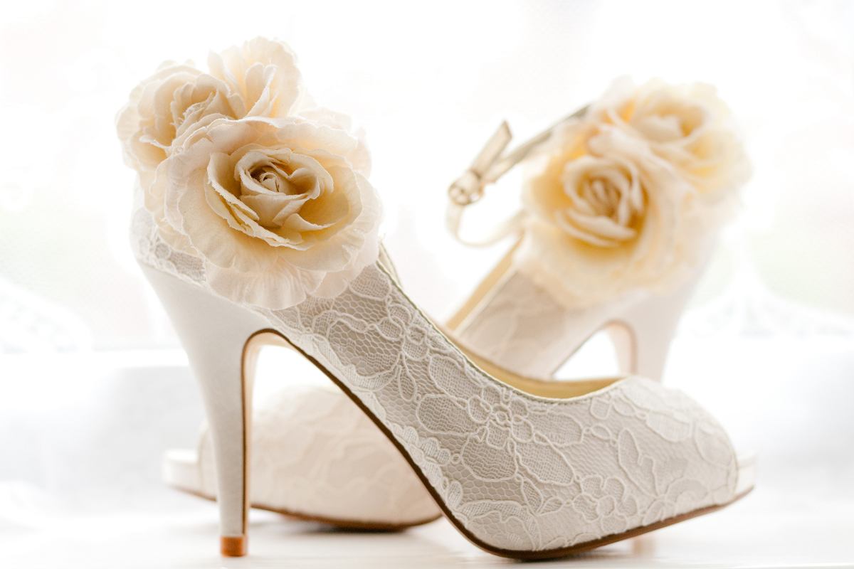 خرید کفش سفید عروس