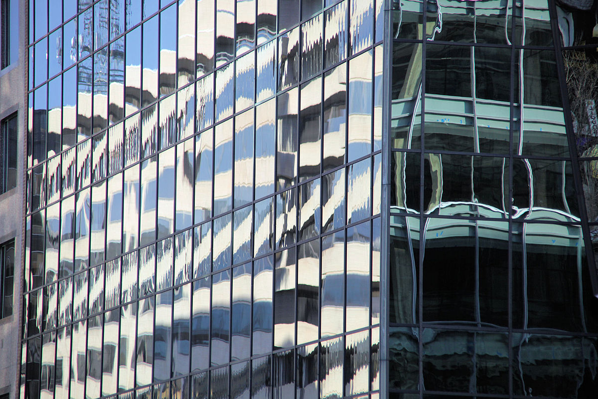 مشخصات شیشه رنگی ساختمان