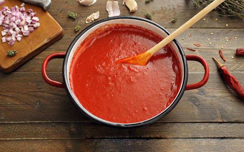 مشخصات سس گوجه فرنگی تند خانگی