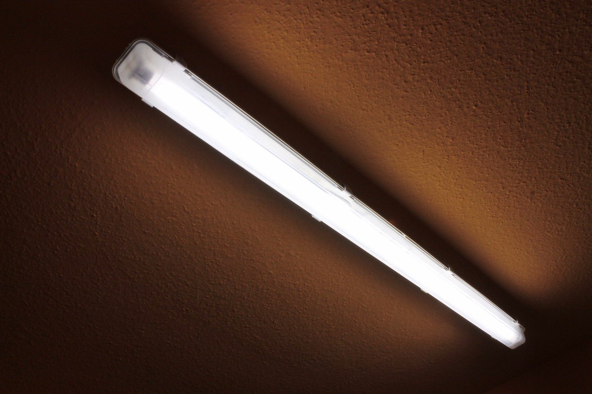 خرید لامپ مهتابی ۴۰ وات ال ای دی