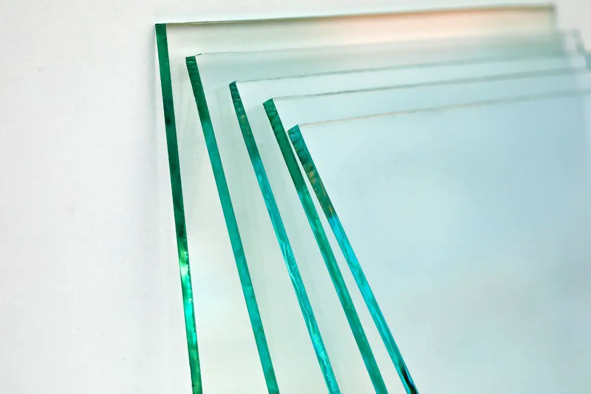 مشخصات شیشه سکوریت ساختمان