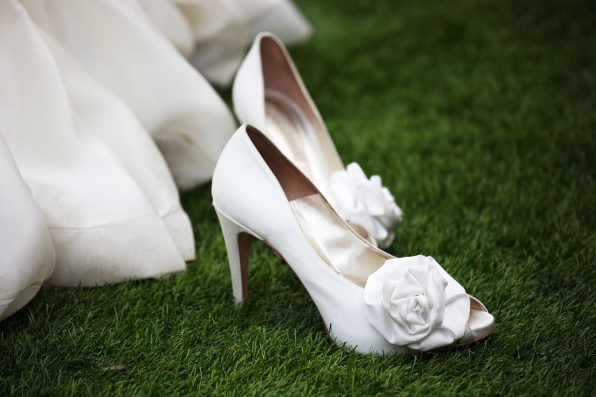 قیمت کفش سفید عروس + خرید و فروش
