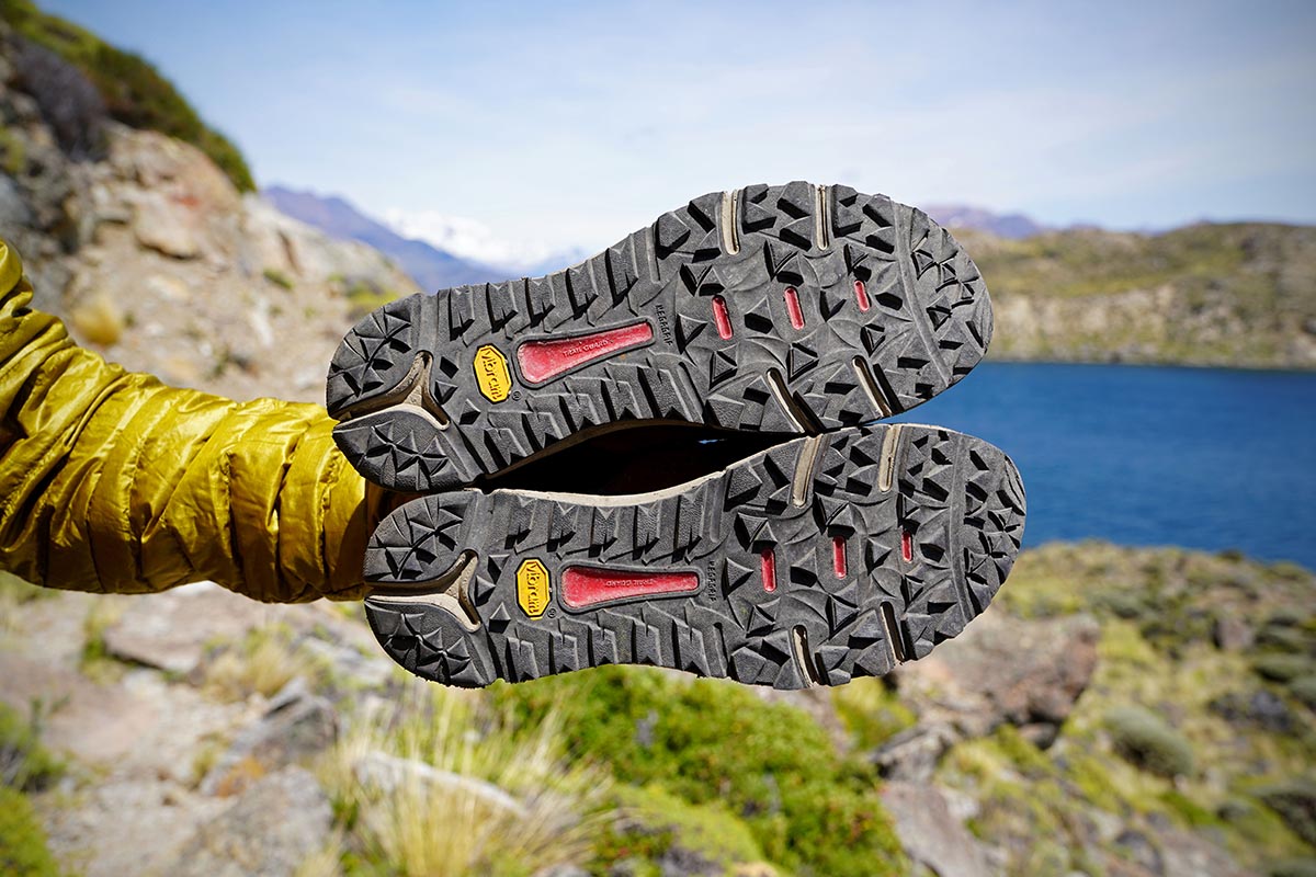 مشخصات کفش کوهنوردی مکوان