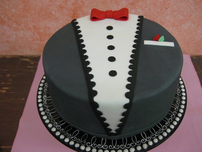 مشخصات کیک تولد مردانه لاکچری