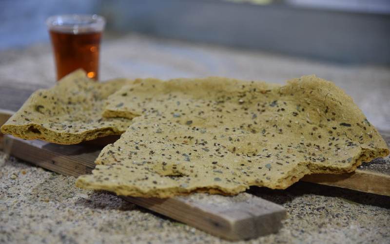 نان خشک یزدی در شیراز