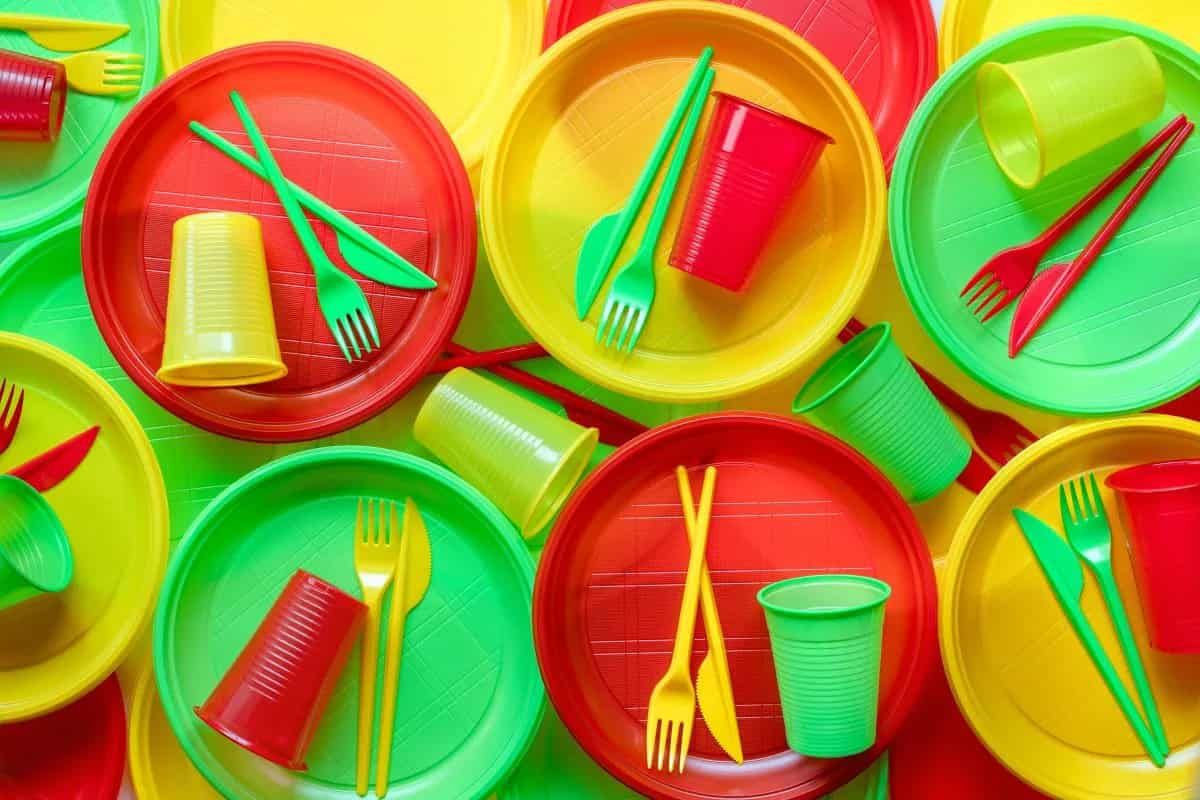 ظروف پلاستیکی یکبار مصرف رنگی