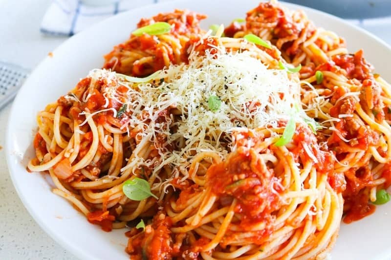 اسپاگتی با سس سفید