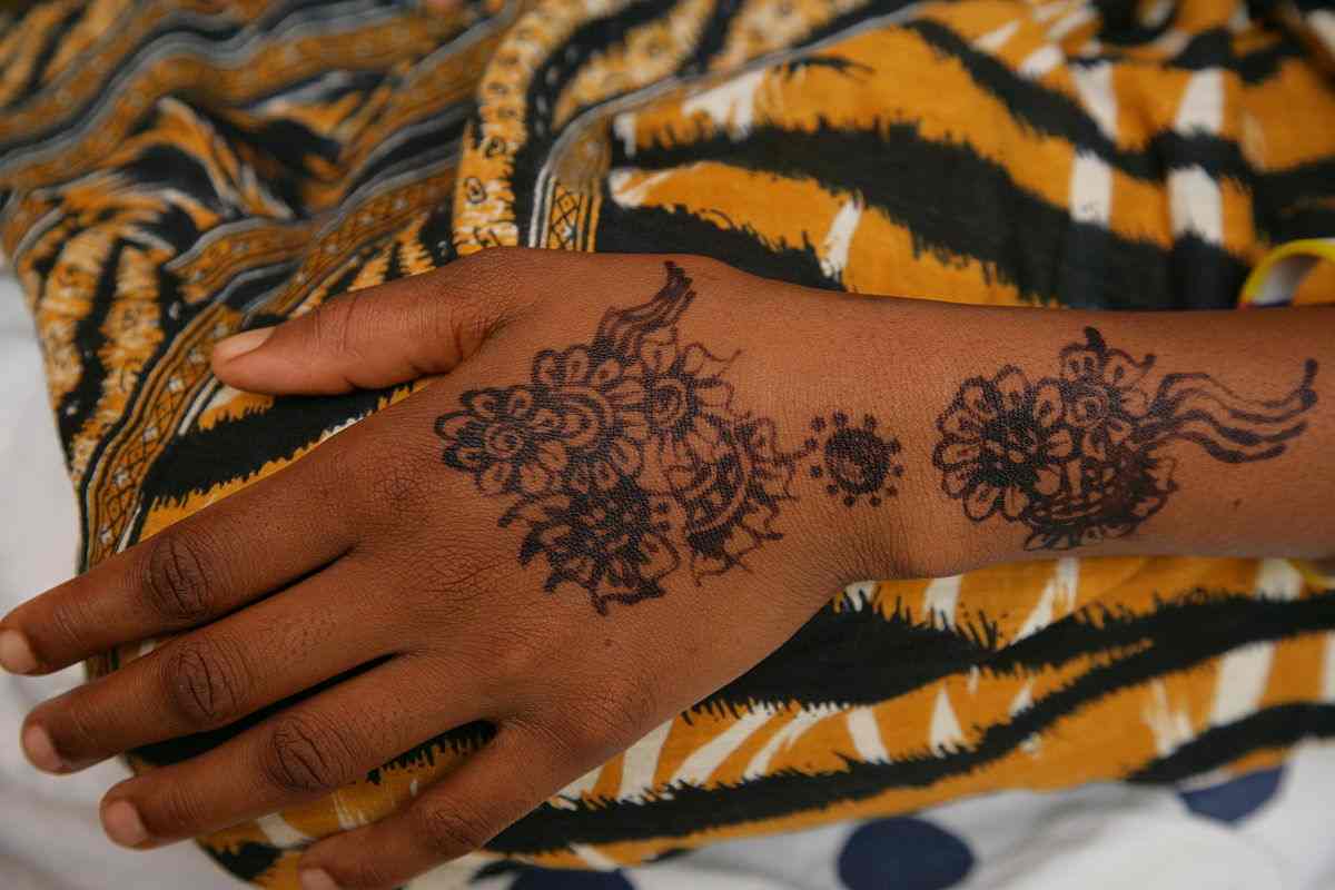 حنا هندی برای طراحی دست