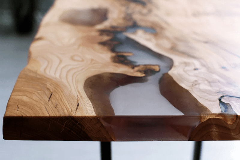 میز چوبی رزین