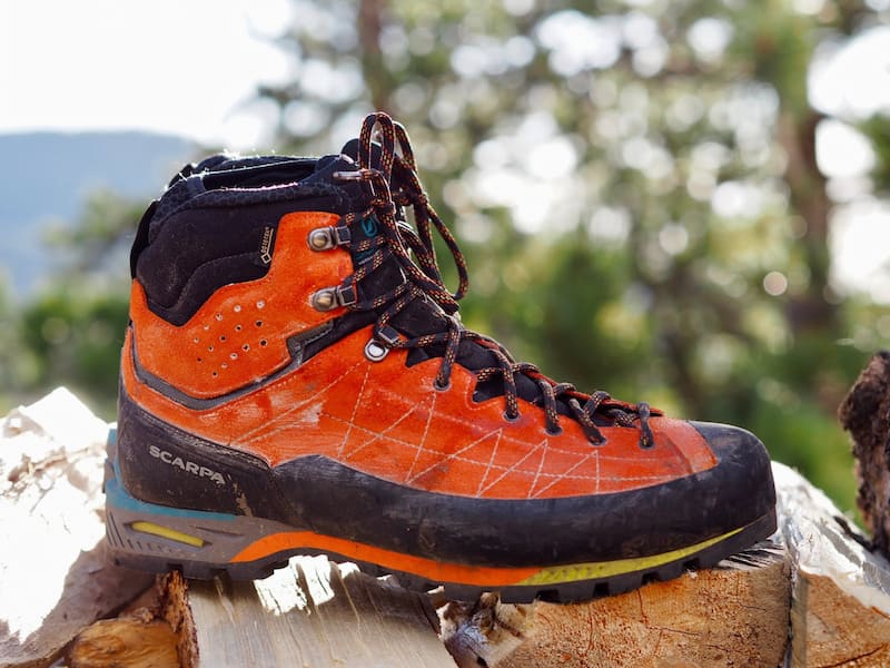 کفش کوهنوردی زاهدان