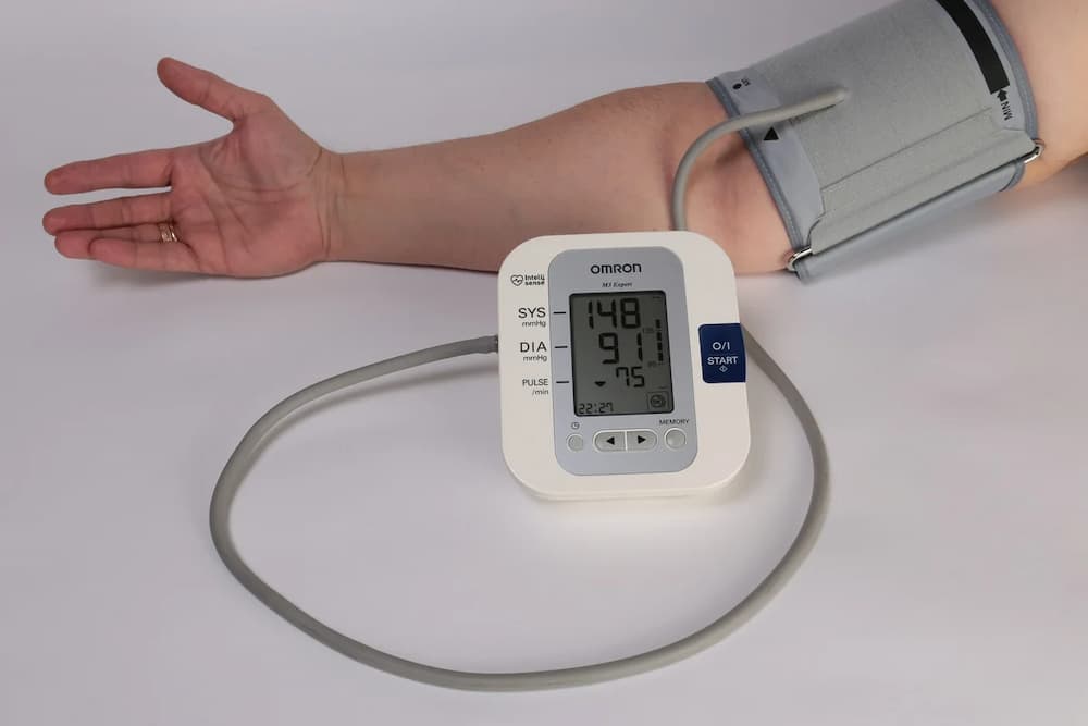 دستگاه فشار خون omron m7