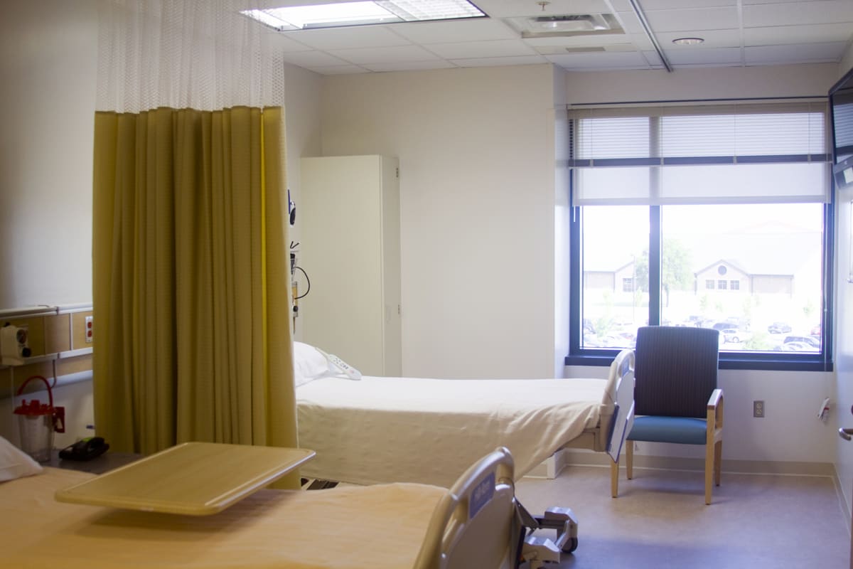 عکس تخت بیمارستان برای پروفایل