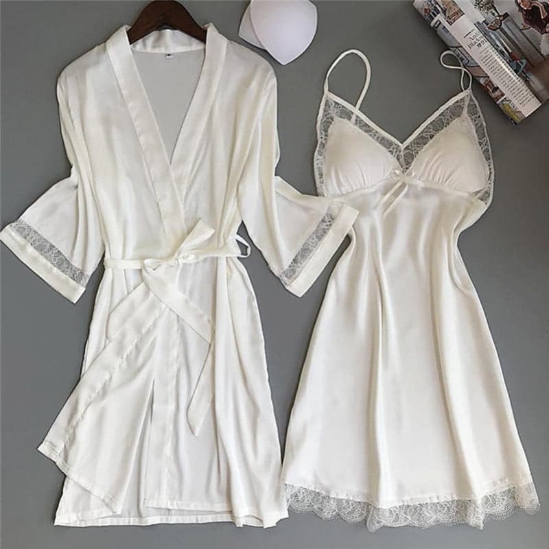 لباس خواب سفید