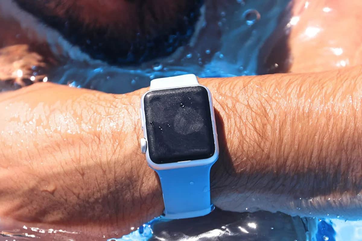 ساعت ضد آب هوشمند