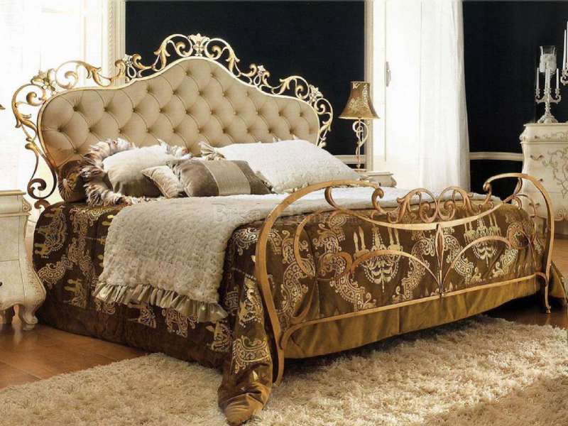 تخت خواب دو نفره کلاسیک 
