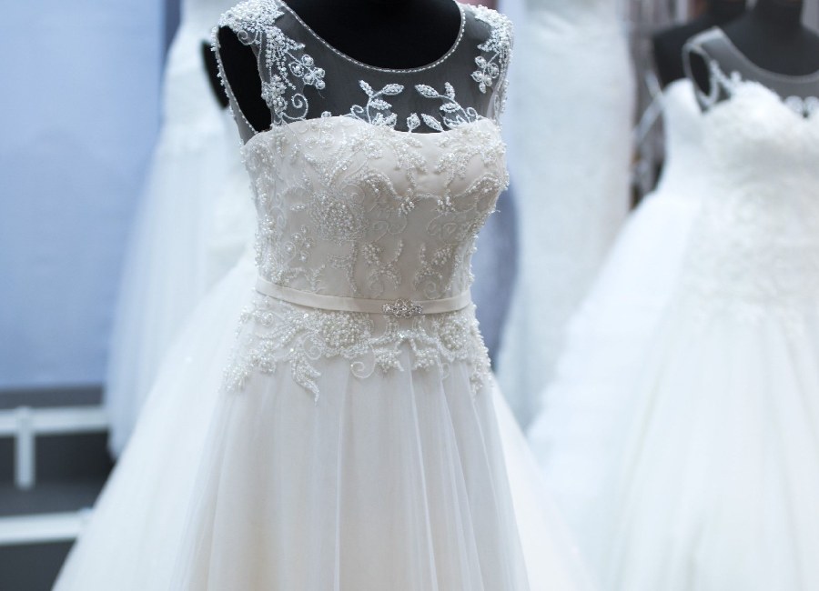 دوخت لباس عروس شیراز