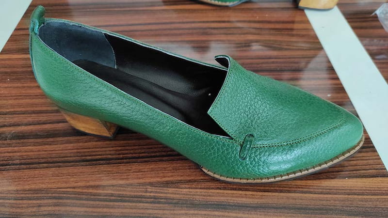 کفش چرم سبز زنانه