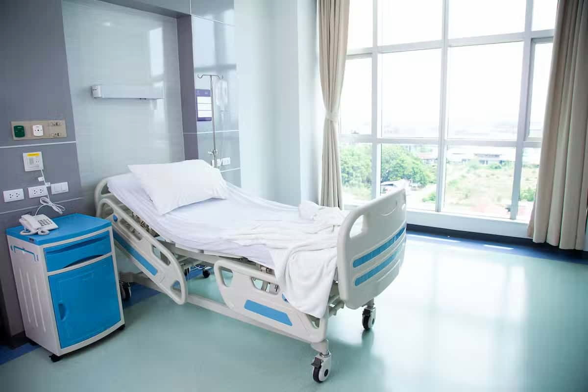 تخت بیمارستان امام خمینی 
