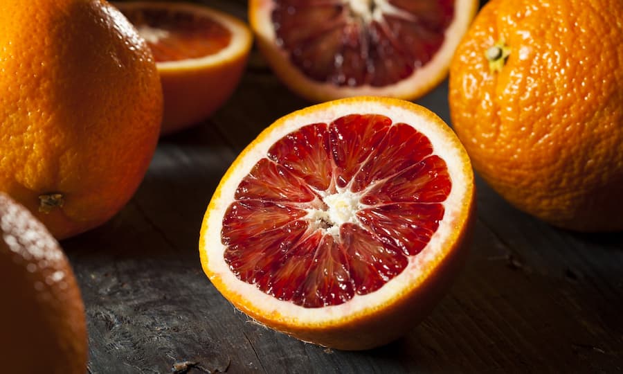 پرتقال خونی ناول