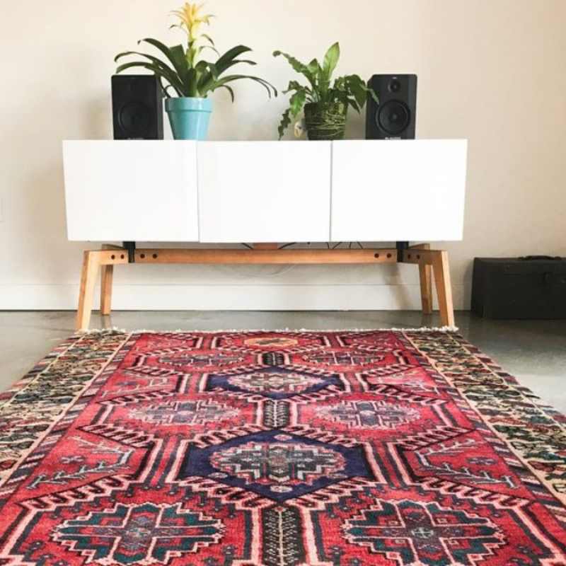 فرش ایرانی قرمز
