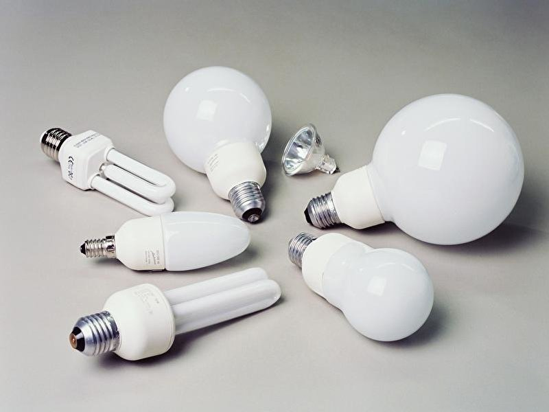 لامپ کم مصرف و کوچک روشنایی زیادی دارد