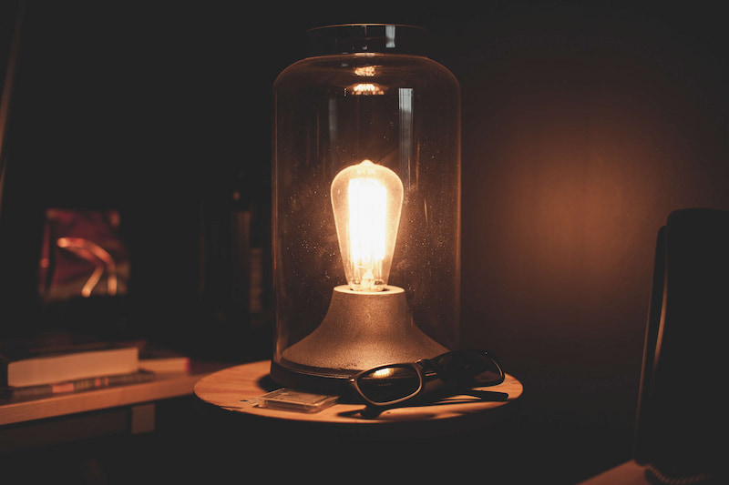 لامپ شمعی کم مصرف پر نور
