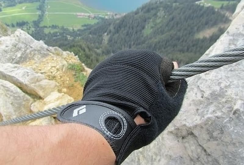 دستکش کوهنوردی تابستانی