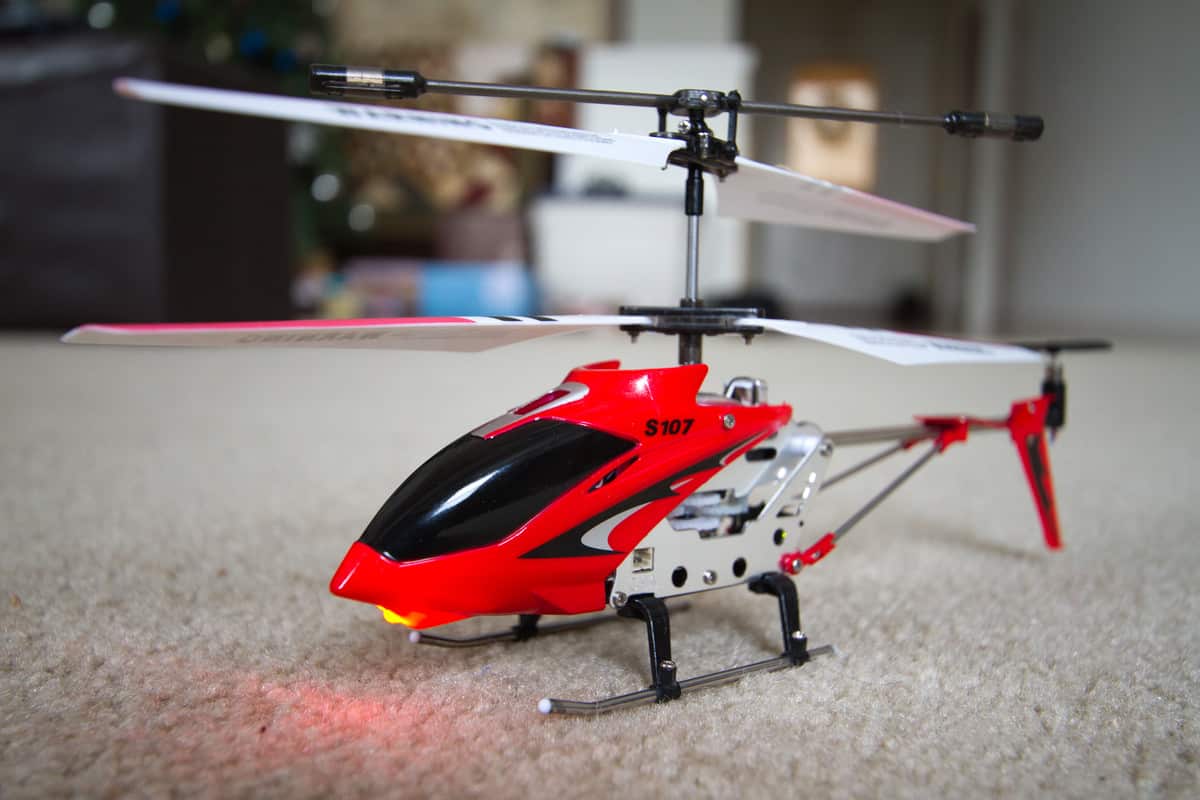 هلیکوپتر اسباب بازی پلاستیکی