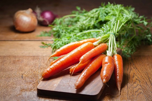 خرید بهترین انواع هویج گلخانه ای با قیمت ارزان