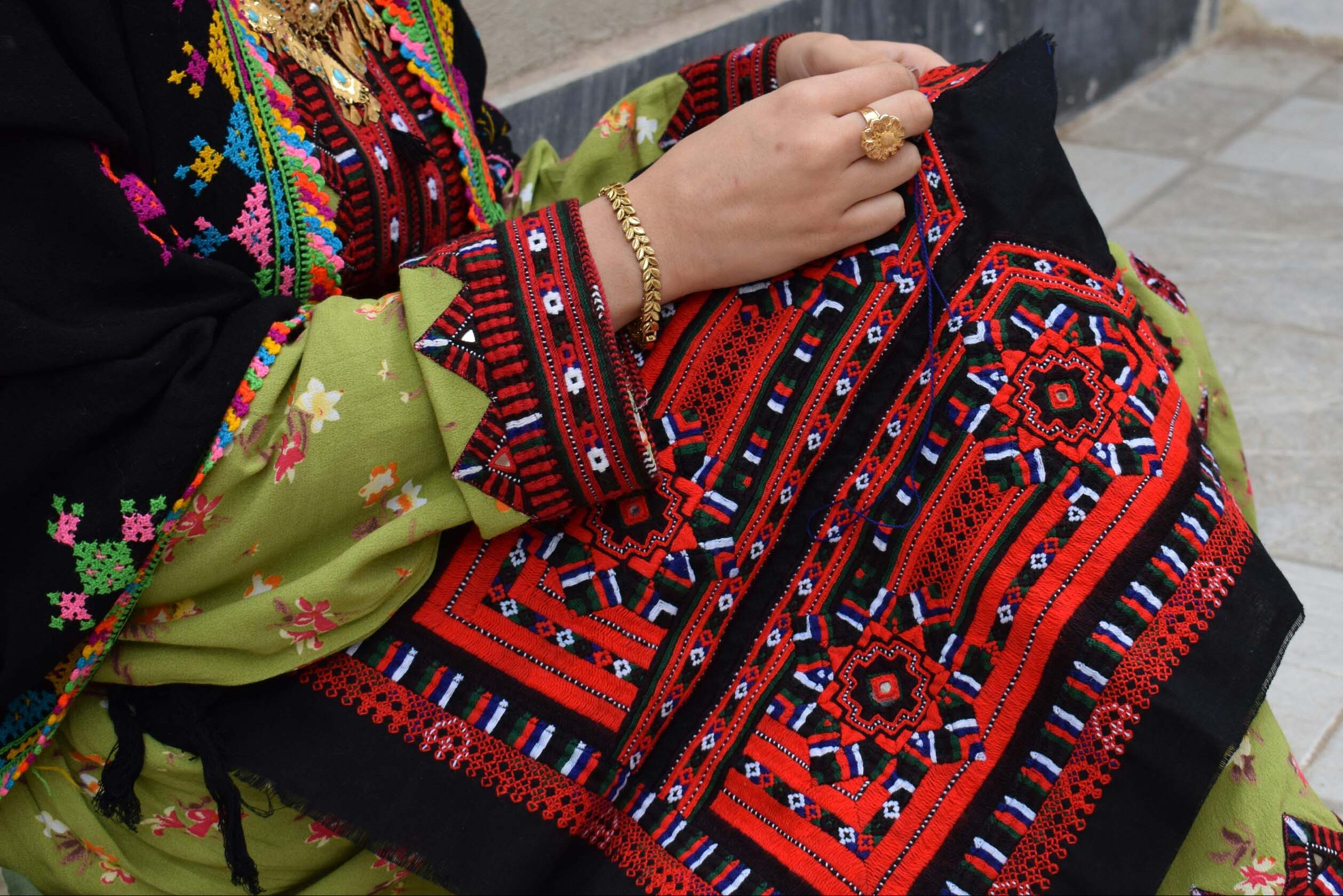 قیمت و خرید لباس بلوچی زنانه مشکی + فروش ارزان