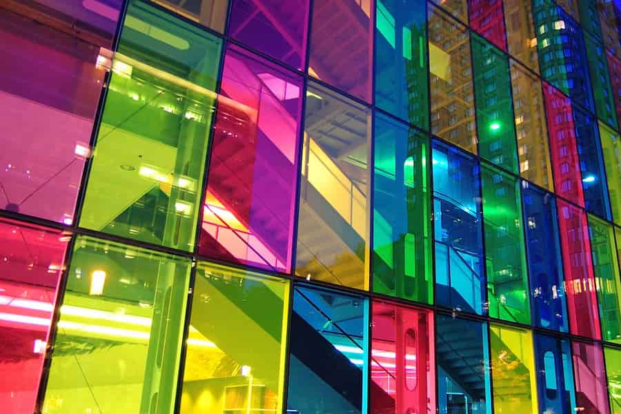 خرید جدیدترین انواع شیشه ساختمانی رنگی