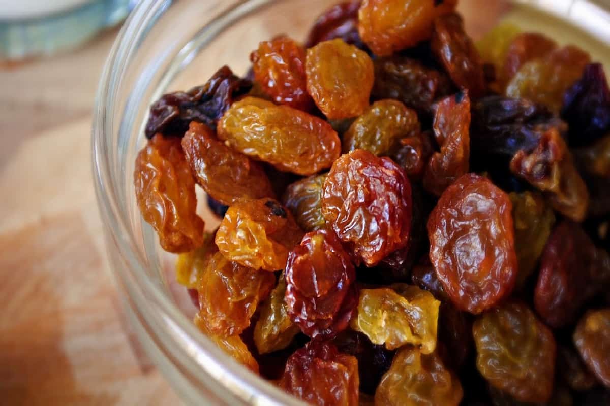 Raisins secs : le guide complet (bienfaits, propriétés, calories)