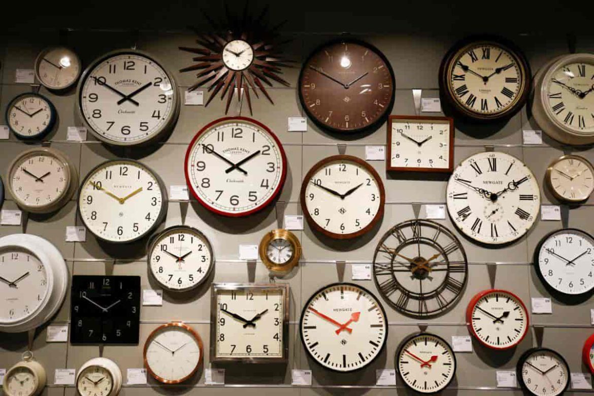 दीवार घड़ी फैंसी डिजाइन मानव सभ्यता का सबसे मूल्यवान आविष्कार
